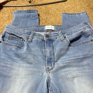 Crown and Ivy Petite Skinny Jeans